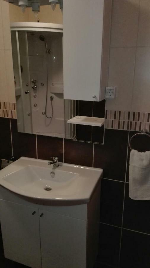 Apartments Garija Рогозниця Екстер'єр фото