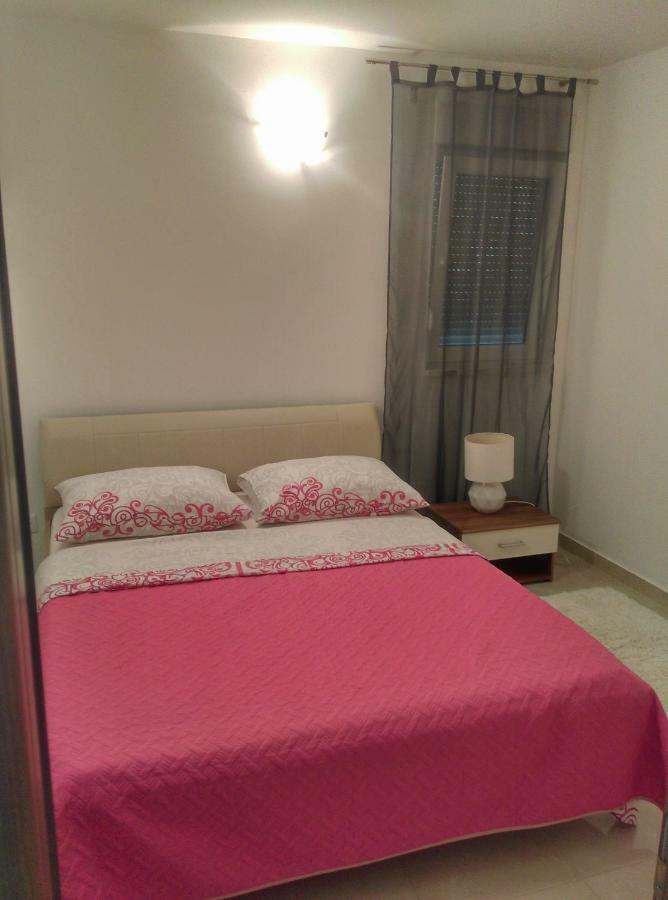 Apartments Garija Рогозниця Екстер'єр фото